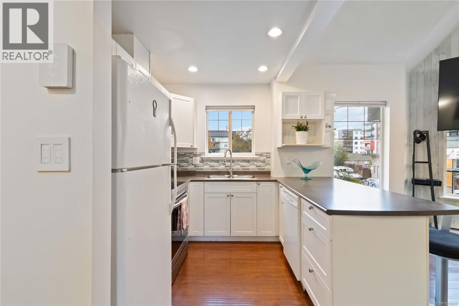 #211 2849 Peatt Rd - 7