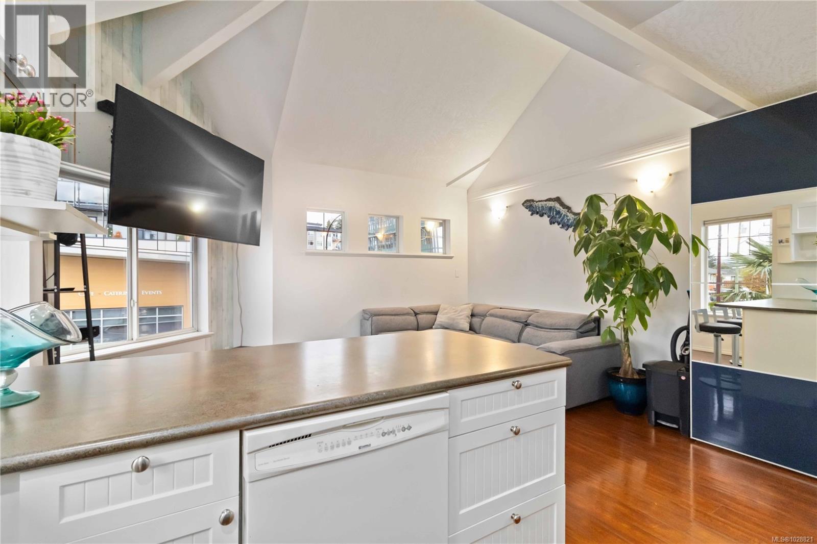 #211 2849 Peatt Rd - 9