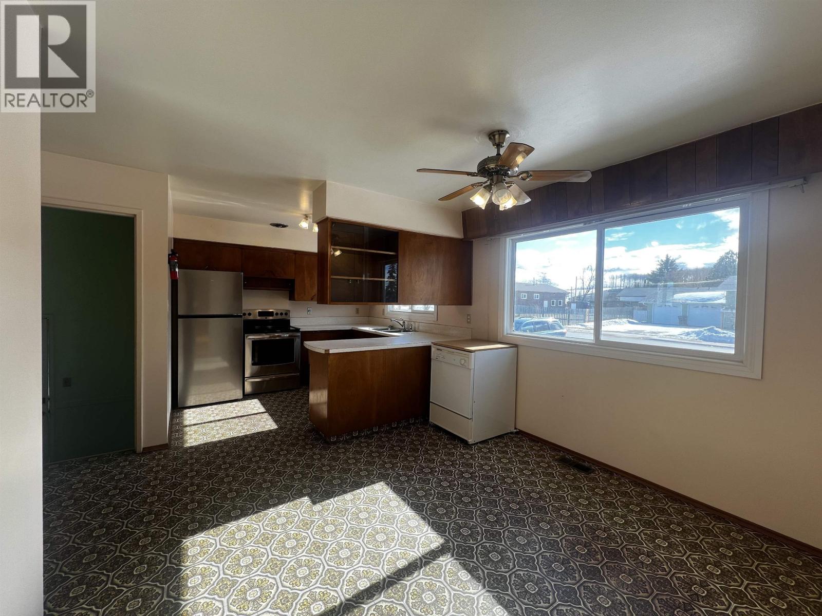 381 ENDAKO AVENUE, Fraser Lake