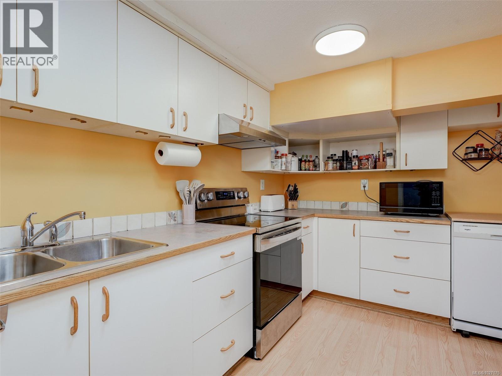  6629 Tamany Drive, Central Saanich