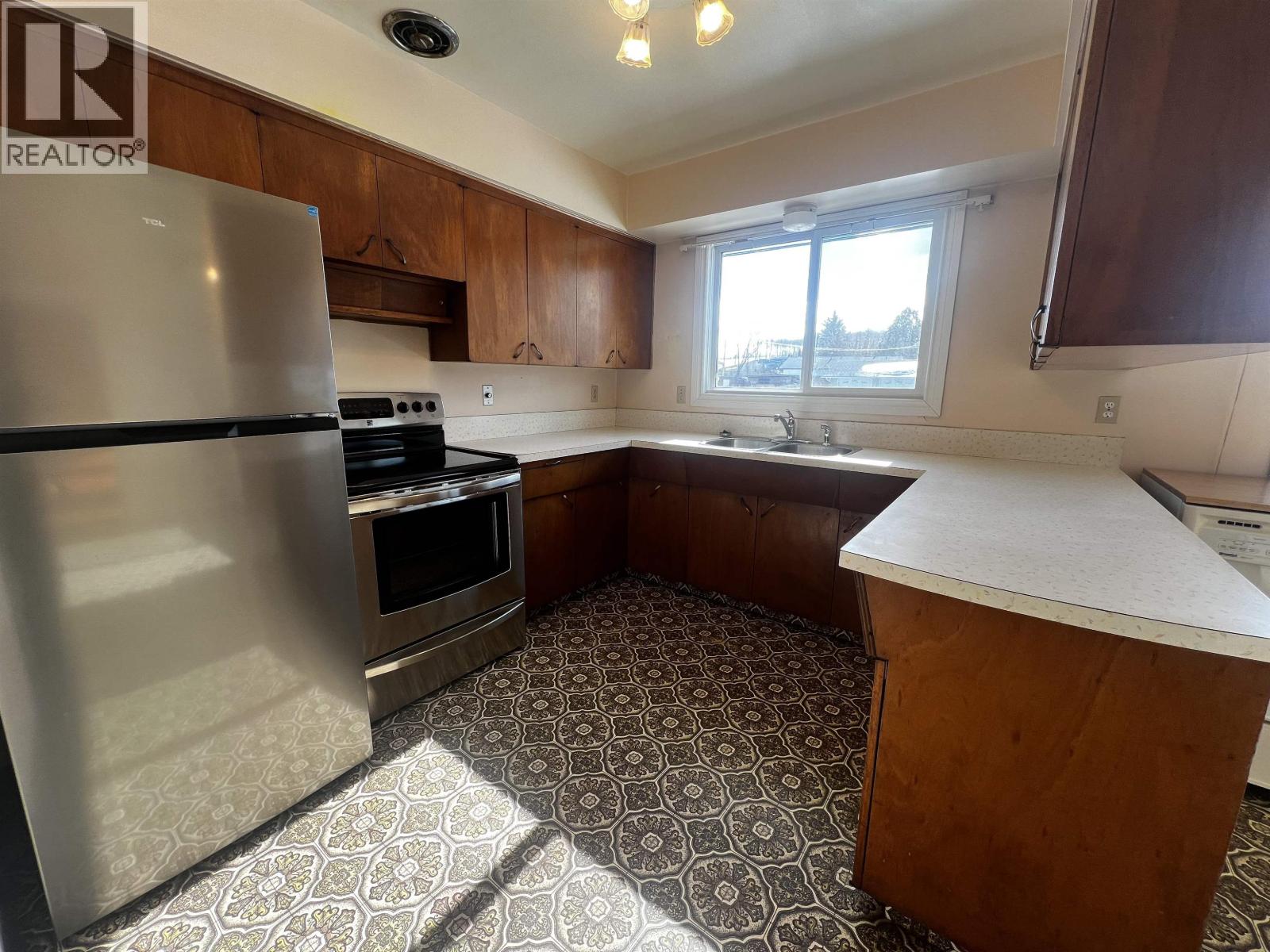 381 ENDAKO AVENUE, Fraser Lake