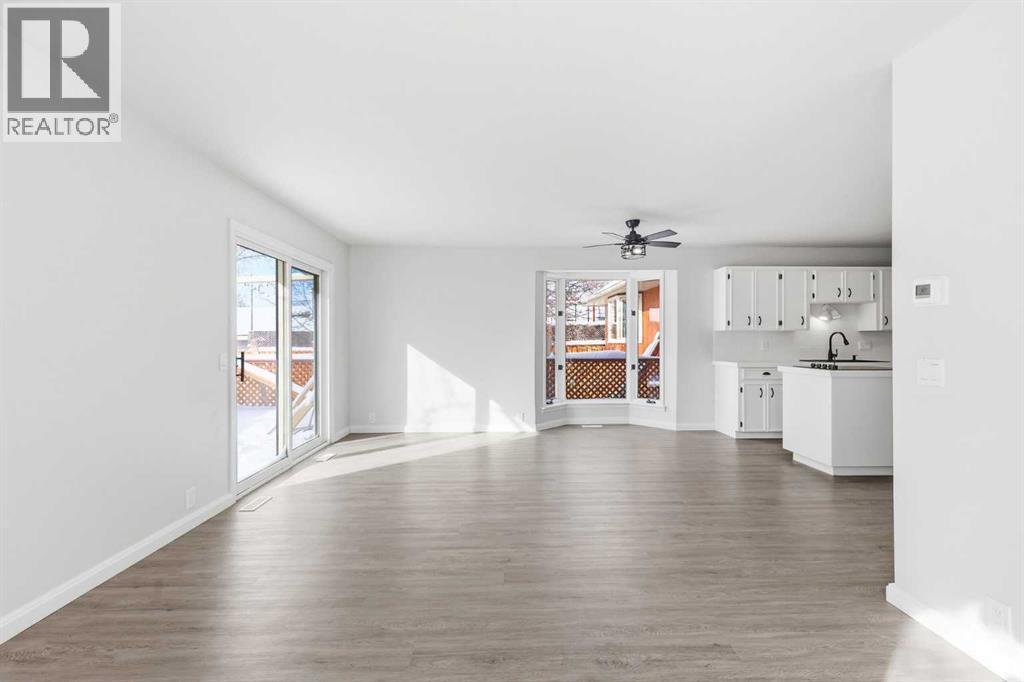 Single Family House Bungalow for Sale in  Vienna Drive NW Varsity Calgary 