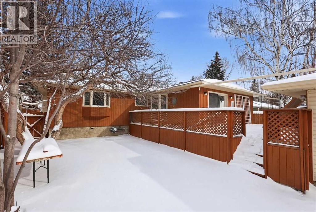 Single Family House Bungalow for Sale in  Vienna Drive NW Varsity Calgary 