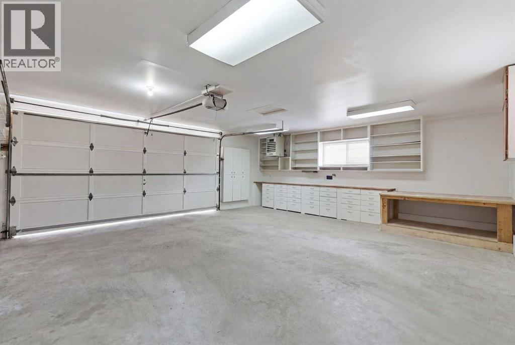 Single Family House Bungalow for Sale in  Vienna Drive NW Varsity Calgary 