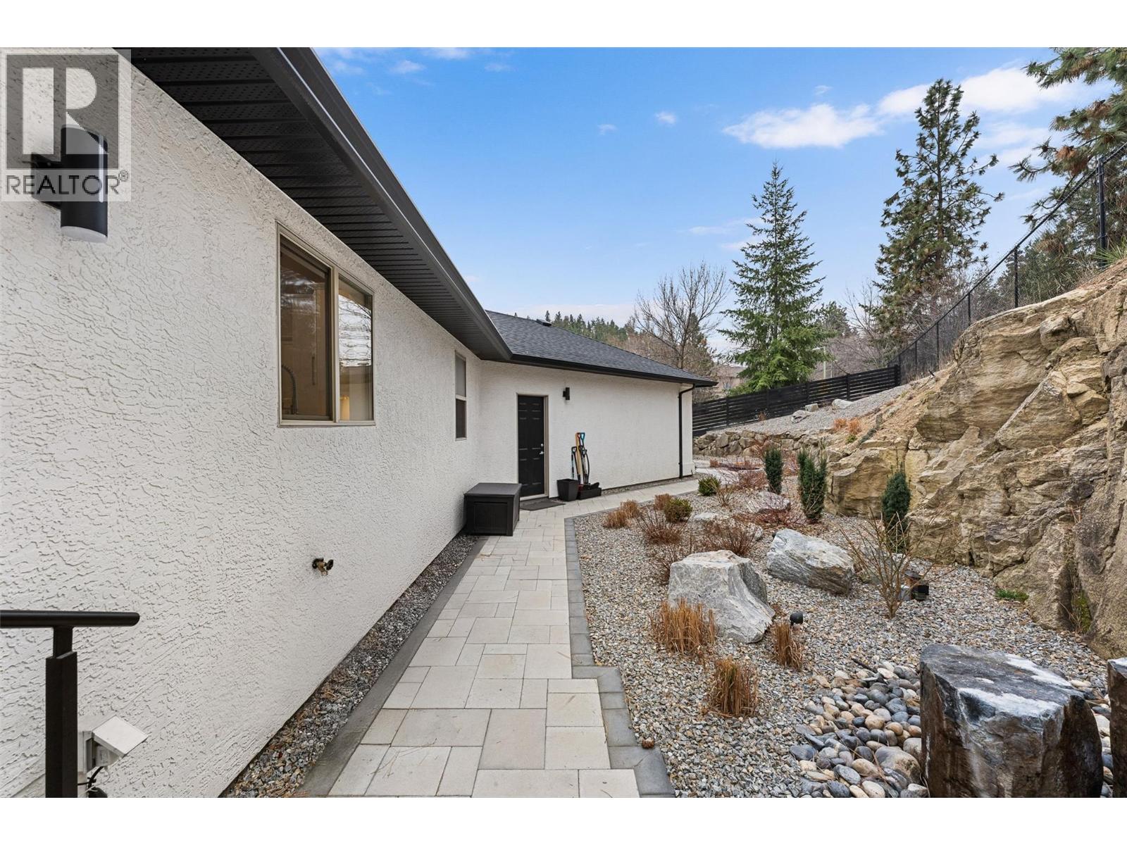  2090 Chilcotin Crescent, Kelowna