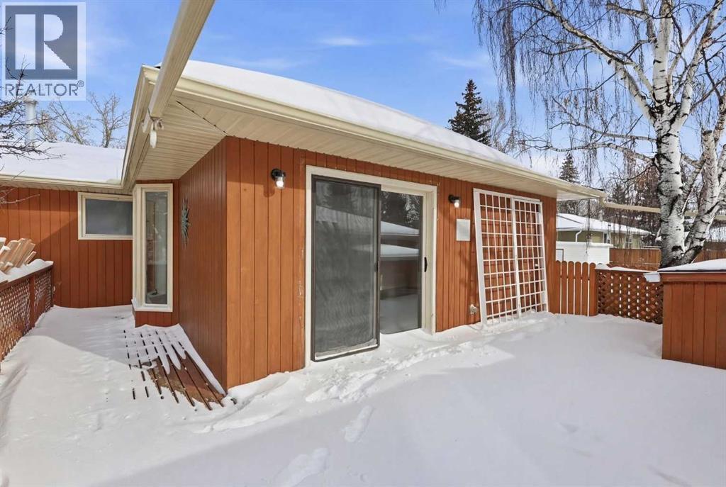 Single Family House Bungalow for Sale in  Vienna Drive NW Varsity Calgary 