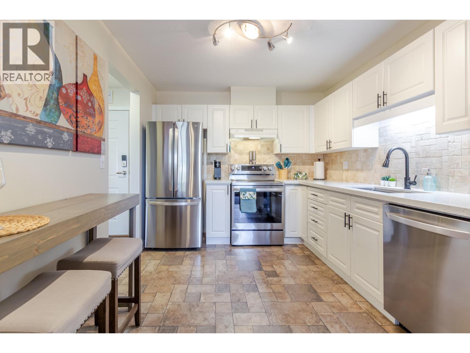 211 19142 122 AVENUE, Pitt Meadows