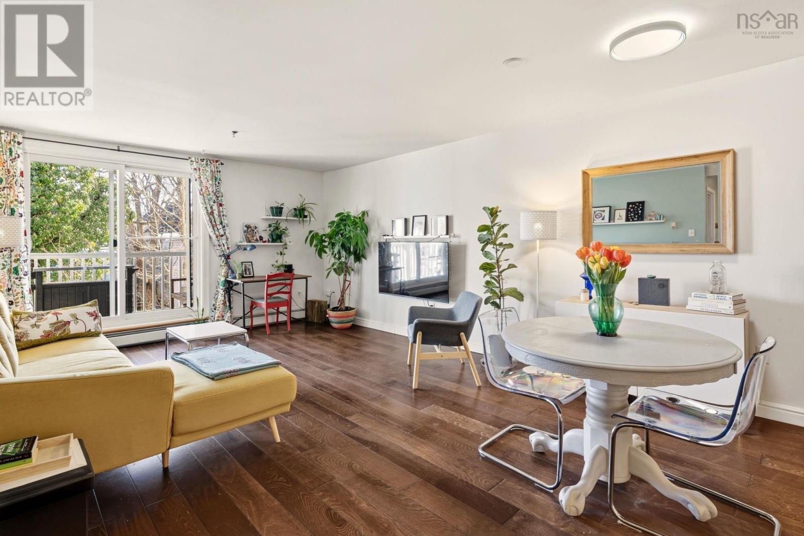 Property 17 of 21 of 209 5230 Tobin Street