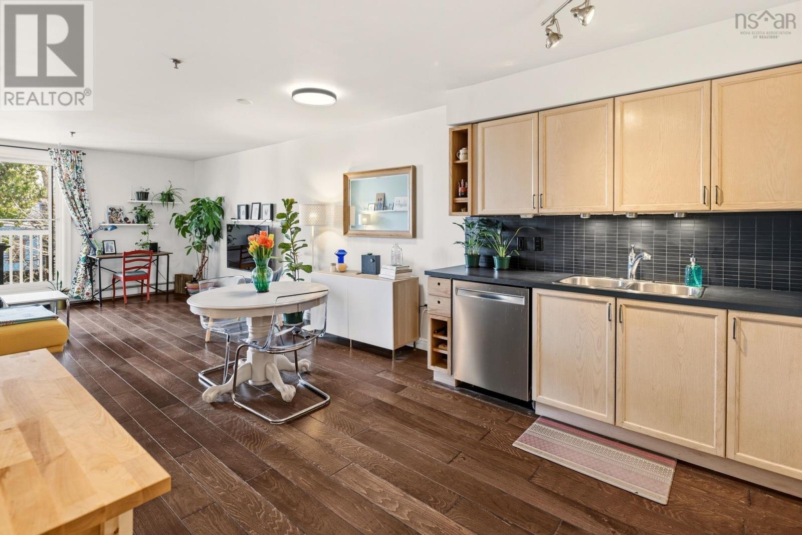 Property 19 of 21 of 209 5230 Tobin Street