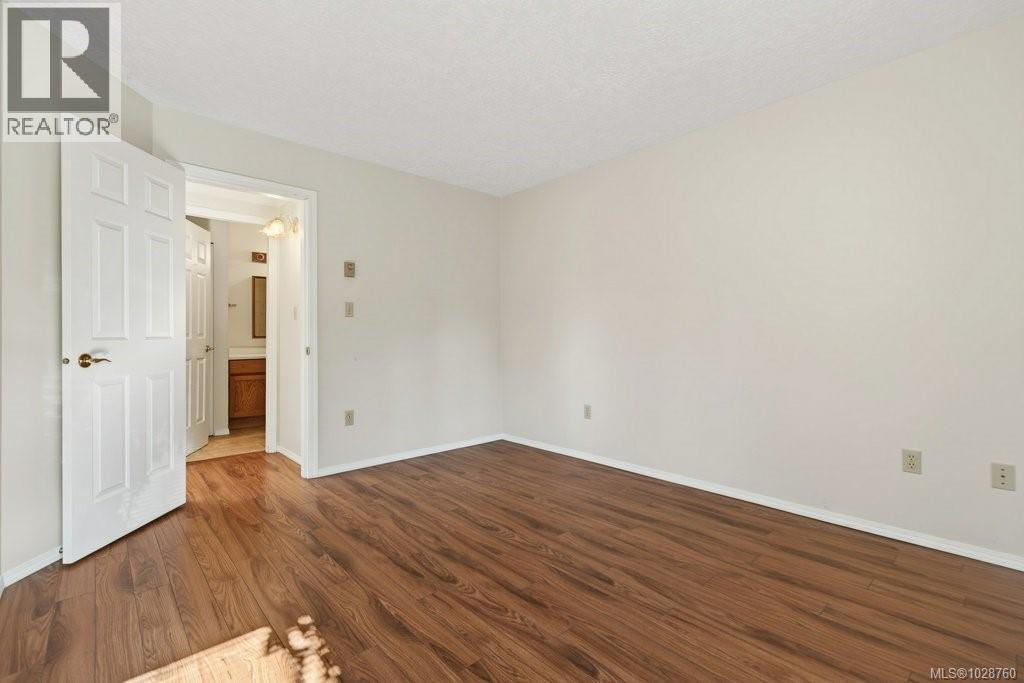 #5 50 ANDERTON AVE - 39