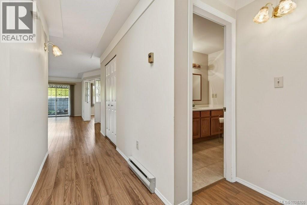 #5 50 ANDERTON AVE - 25