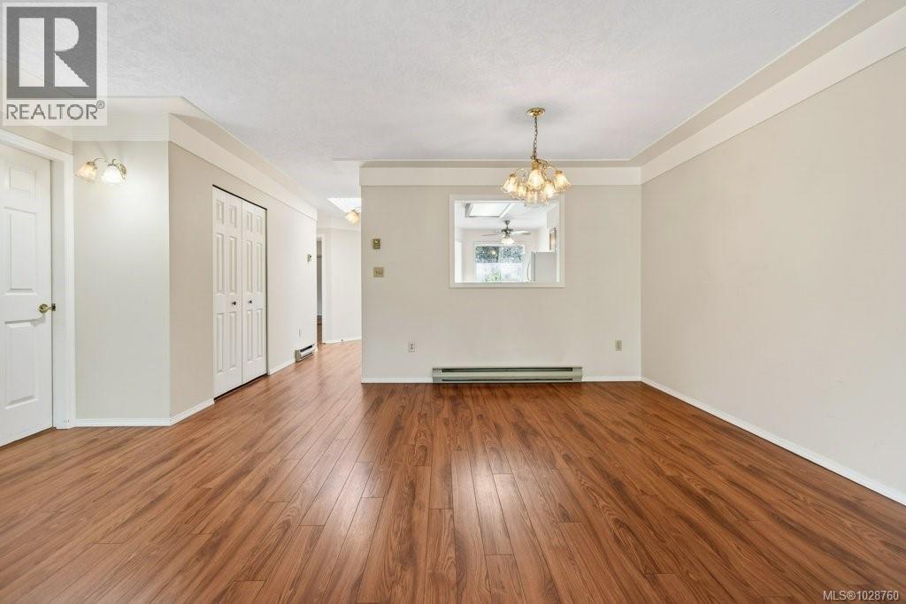 #5 50 ANDERTON AVE - 27