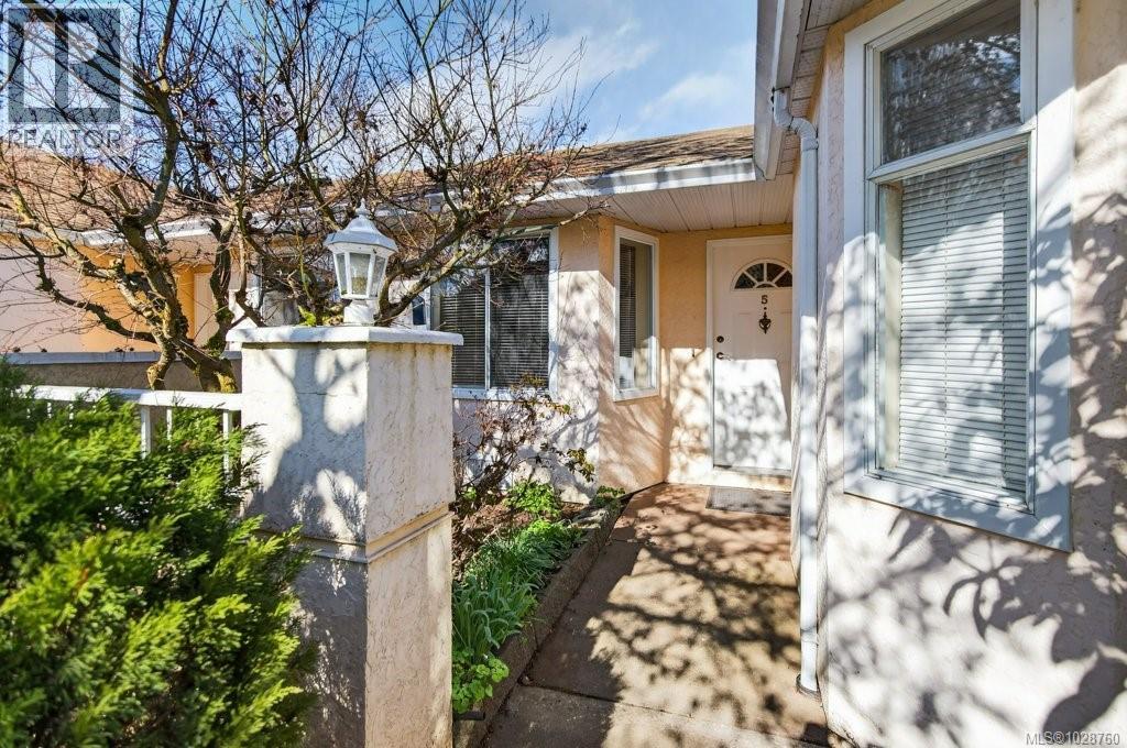 #5 50 ANDERTON AVE - 47