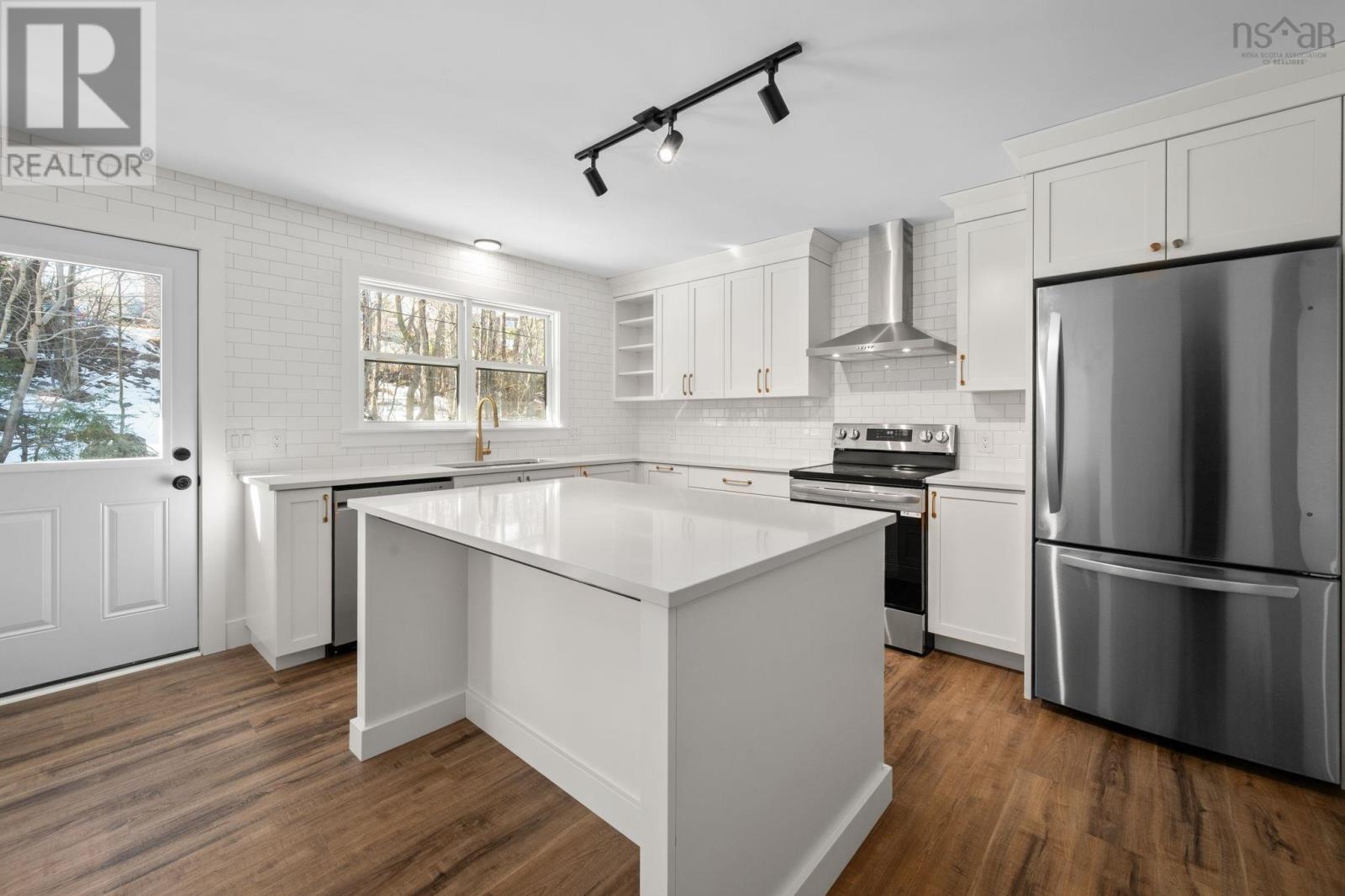 Property 5 of 34 of 196 Lacewood Drive