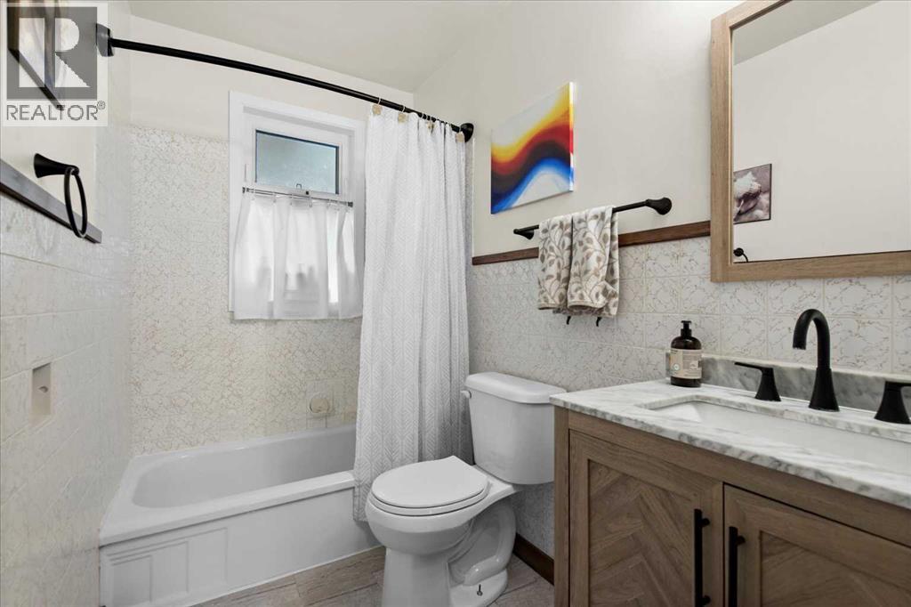 Single Family House Bungalow for Sale in   Street NW Parkdale Calgary 