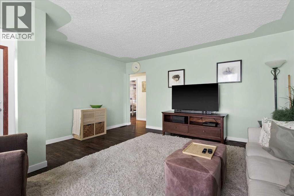 Single Family House Bungalow for Sale in   Street NW Parkdale Calgary 