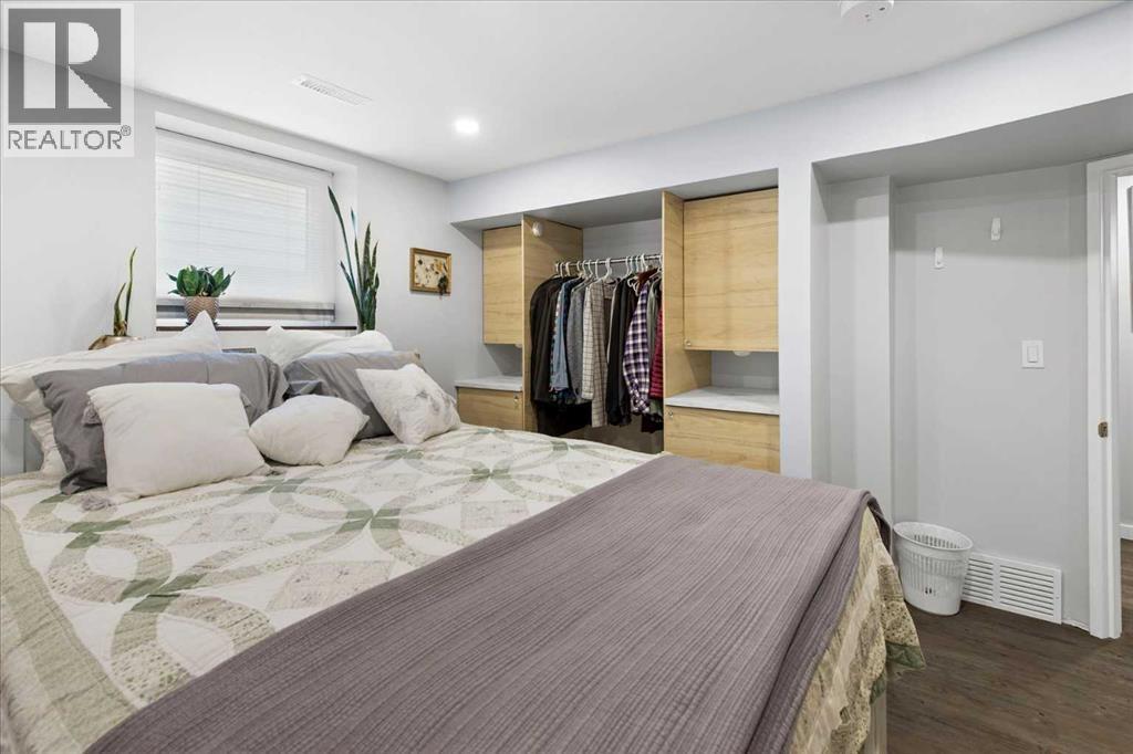 Single Family House Bungalow for Sale in   Street NW Parkdale Calgary 