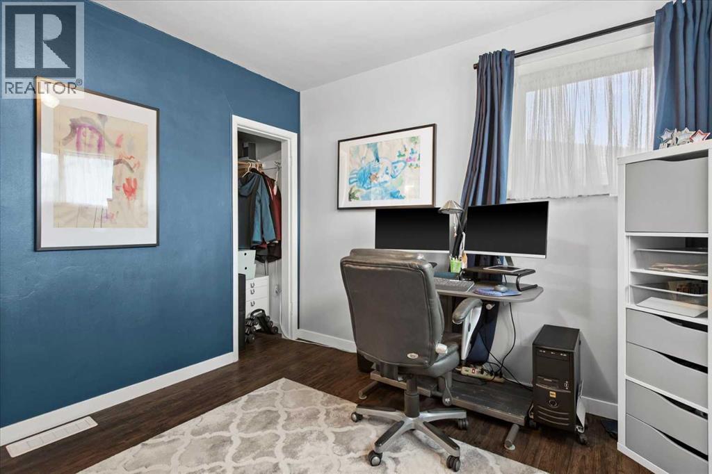 Single Family House Bungalow for Sale in   Street NW Parkdale Calgary 