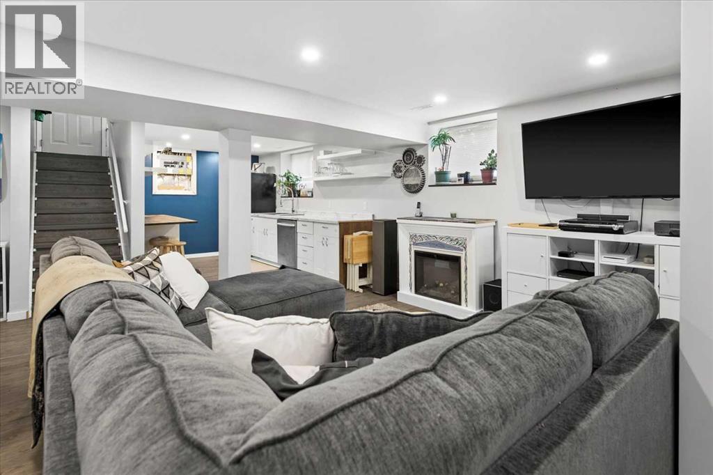 Single Family House Bungalow for Sale in   Street NW Parkdale Calgary 