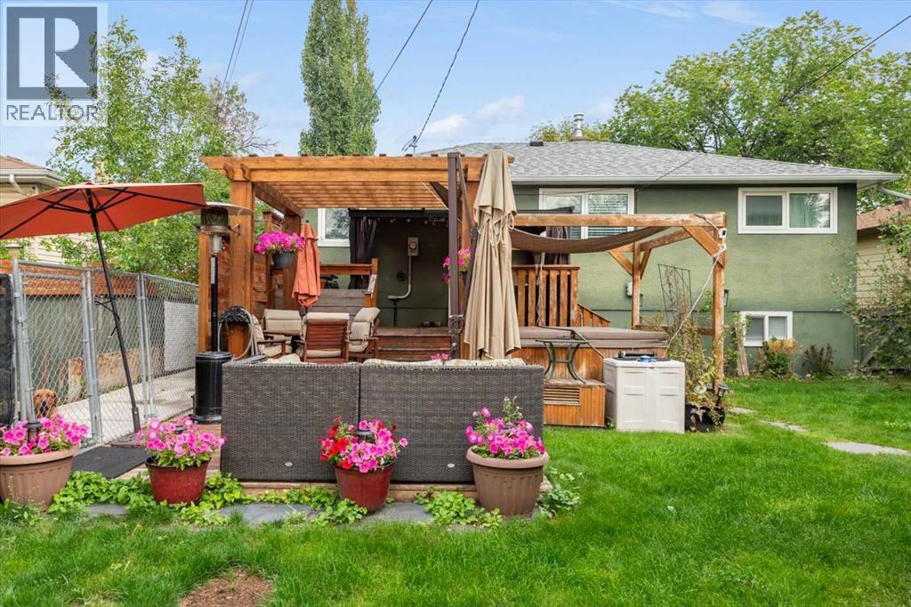 Single Family House Bungalow for Sale in   Street NW Parkdale Calgary 