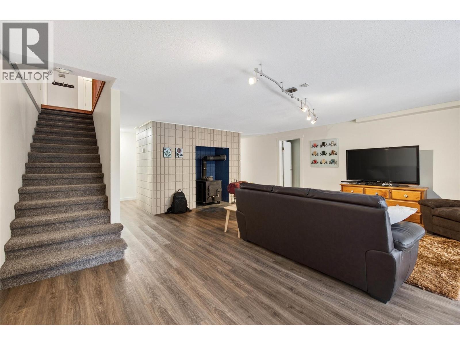 8361 Ladner Road, Vernon