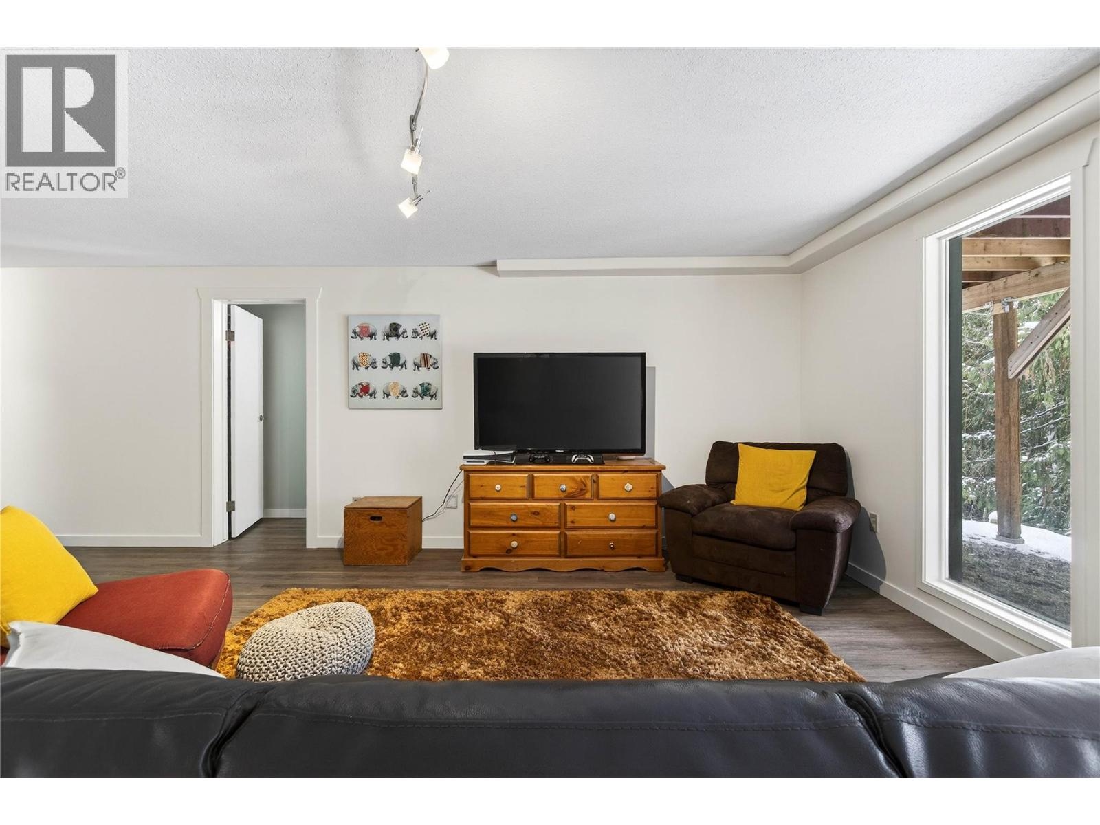 8361 Ladner Road, Vernon