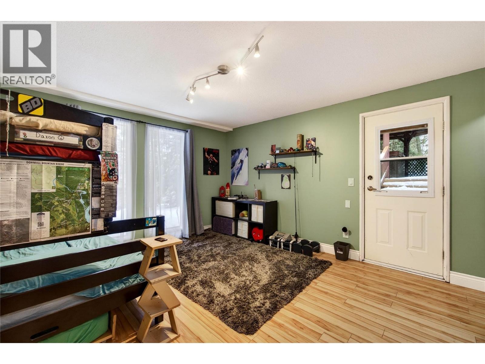 8361 Ladner Road - 39