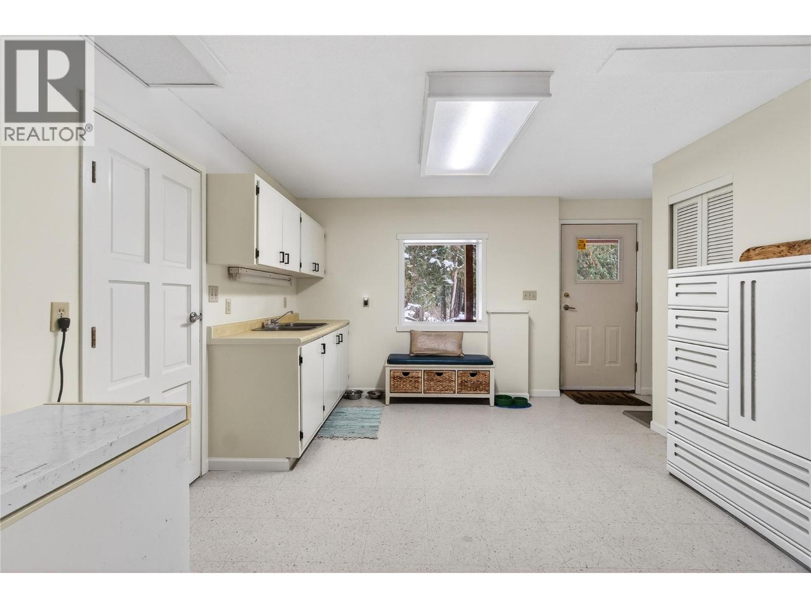 8361 Ladner Road - 45