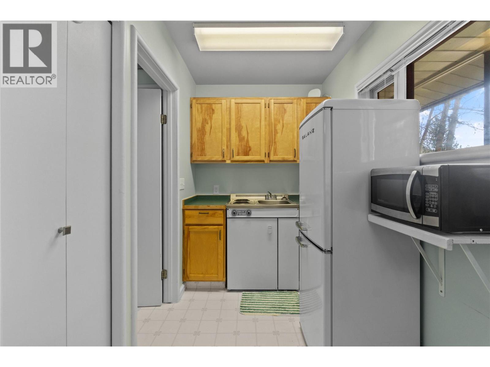 8361 Ladner Road, Vernon