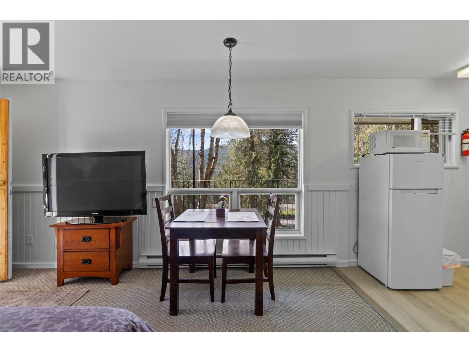 8361 Ladner Road, Vernon