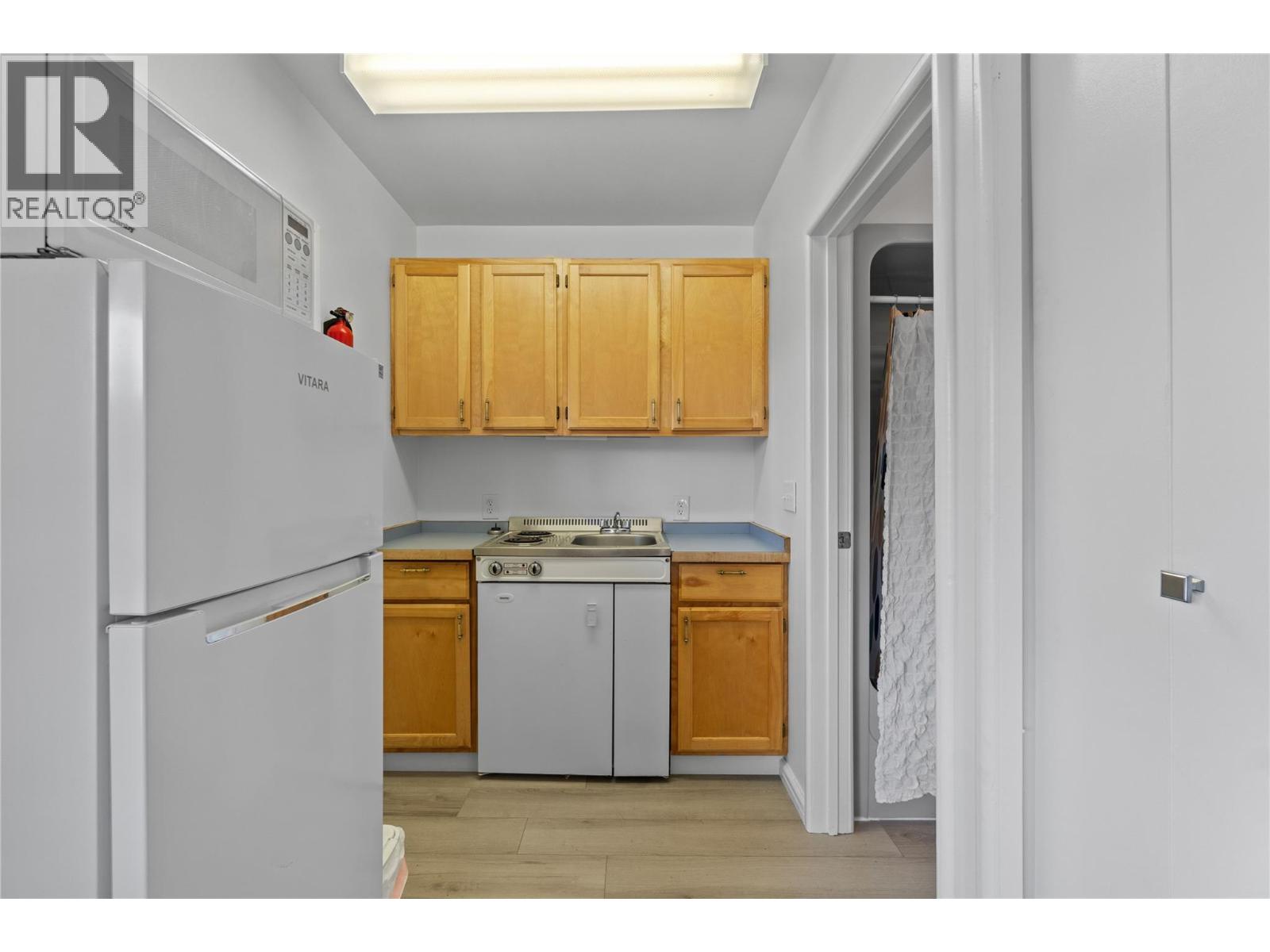 8361 Ladner Road, Vernon