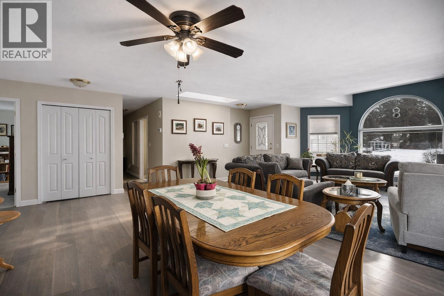 381 ROBIN DRIVE - 18