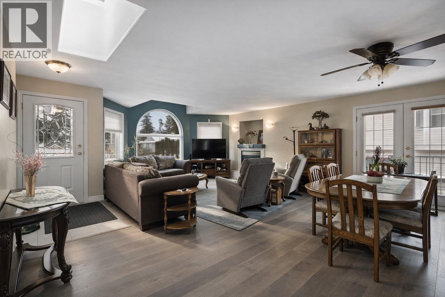 381 ROBIN DRIVE - 16