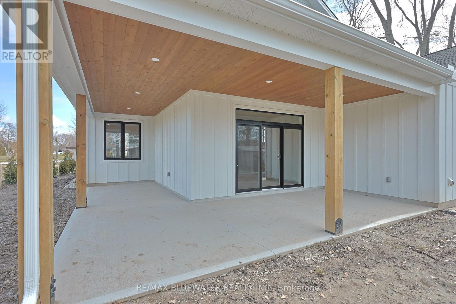 Covered pack patio