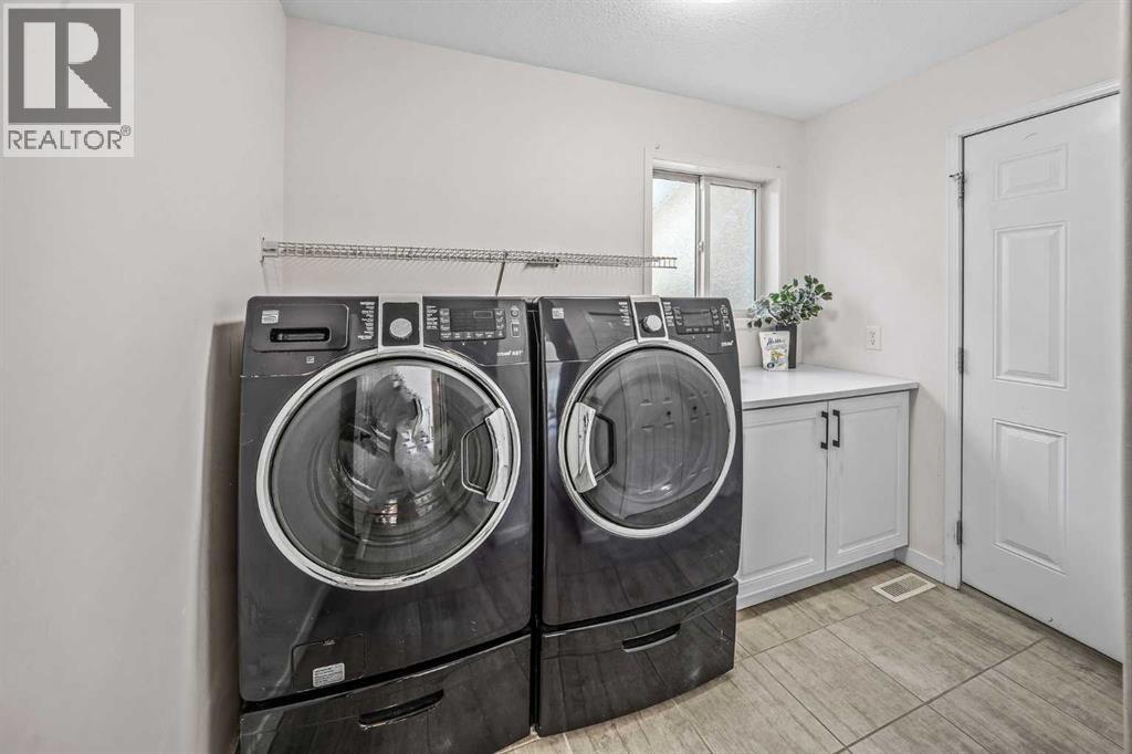 Single Family House for Sale in  Sierra Madre Crescent SW Signal Hill Calgary 