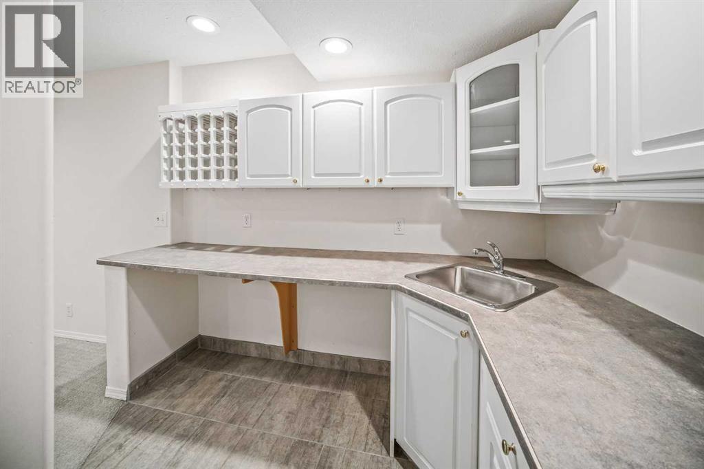 Single Family House for Sale in  Sierra Madre Crescent SW Signal Hill Calgary 