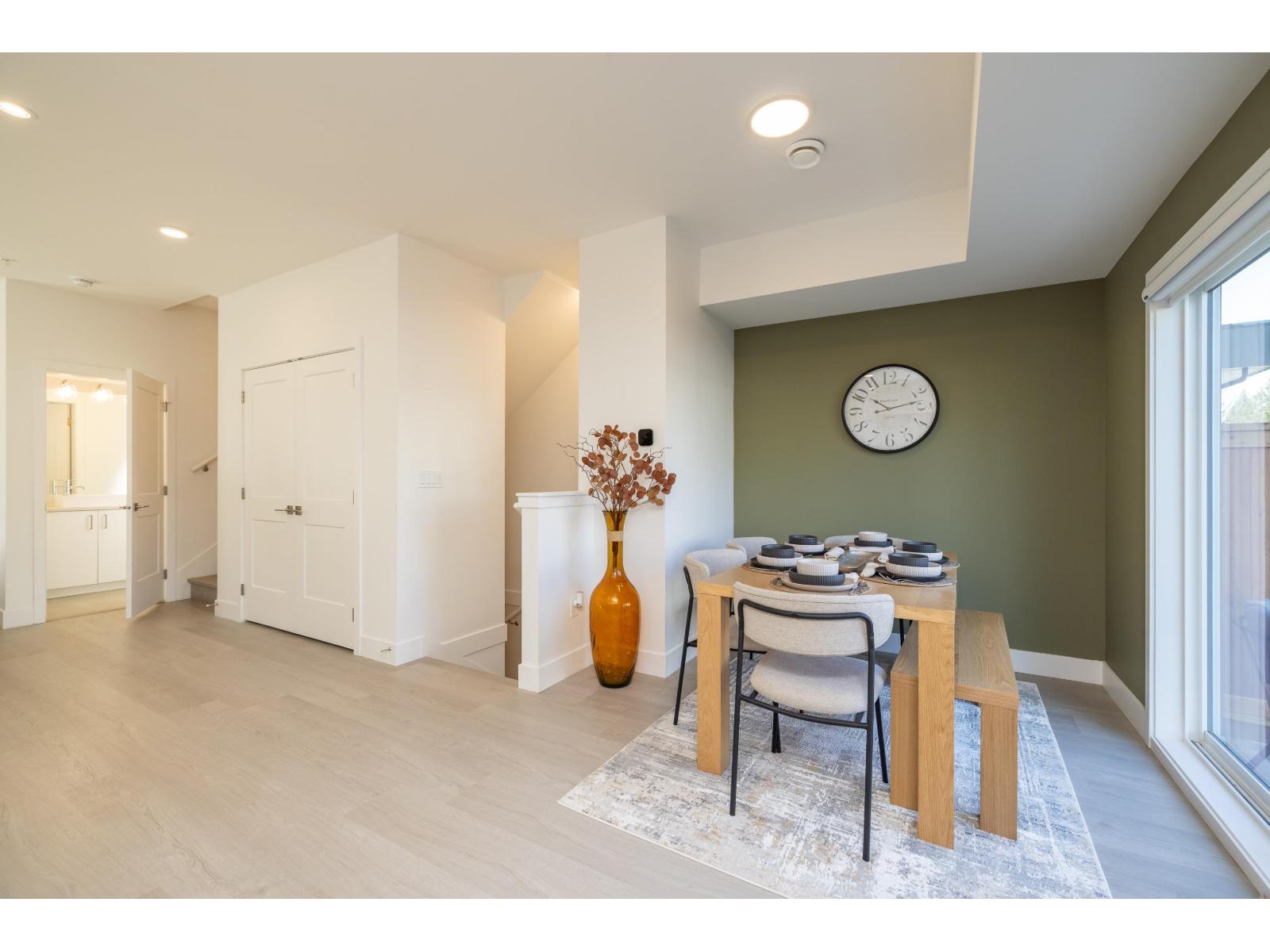 92 7381 PRESTON BOULEVARD, Mission