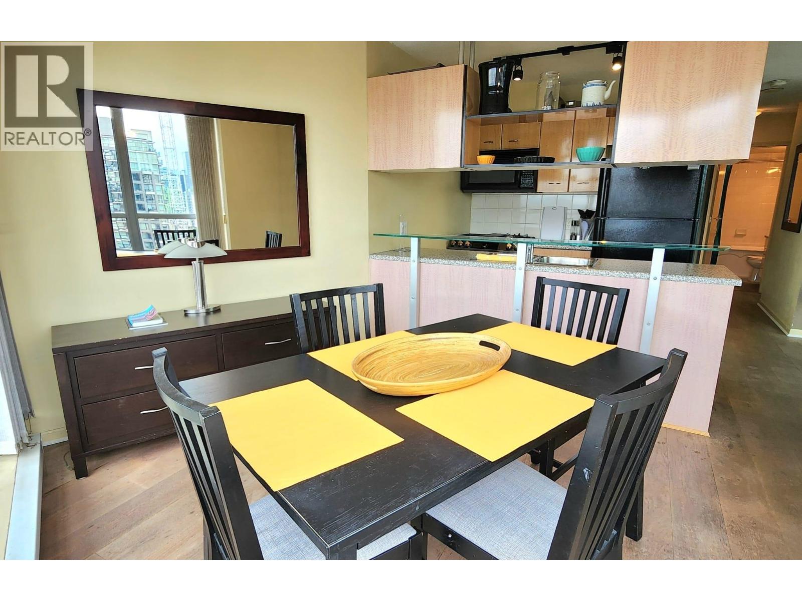 1 Bed, 1 Bath House for Rent in Vancouver – 2009 501 PACIFIC STREET, Vancouver - Image 16