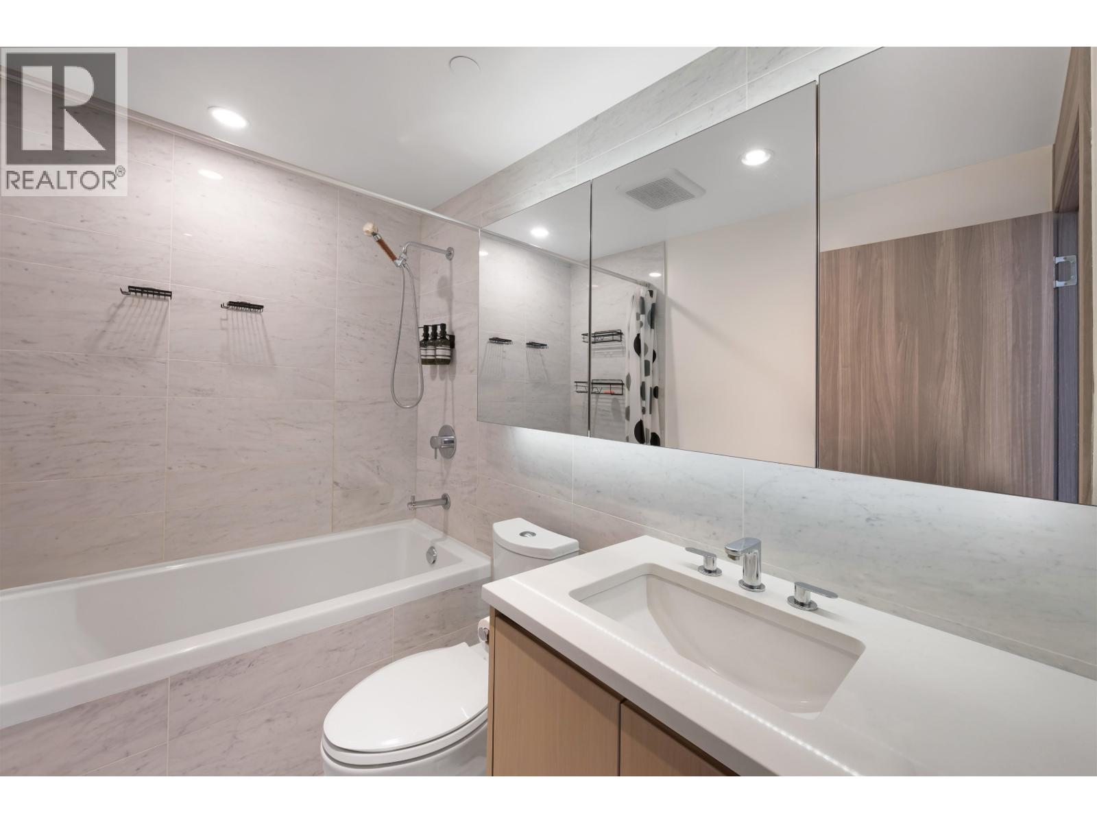 2010 4730 LOUGHEED HIGHWAY