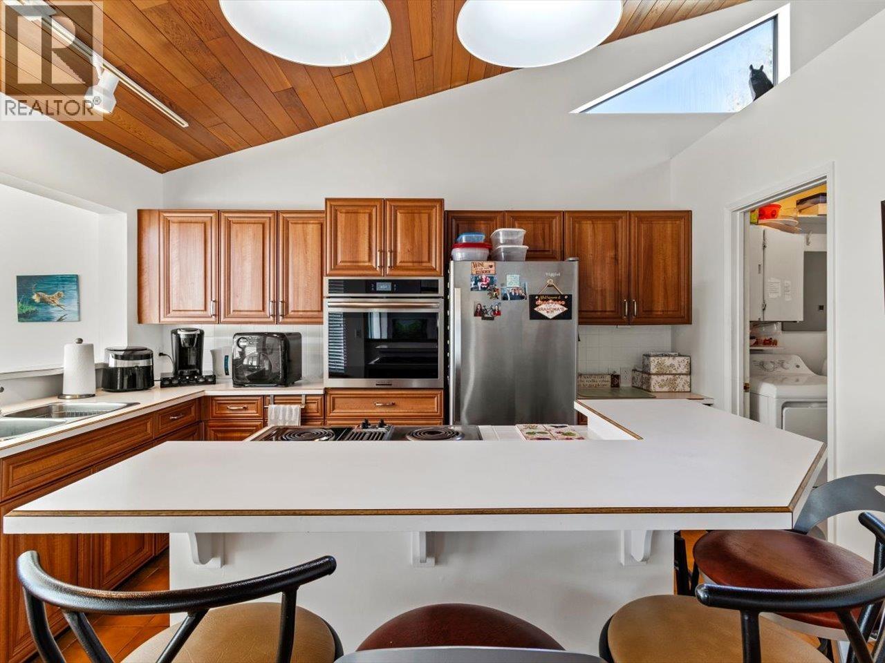 513 E 6TH STREET, North Vancouver