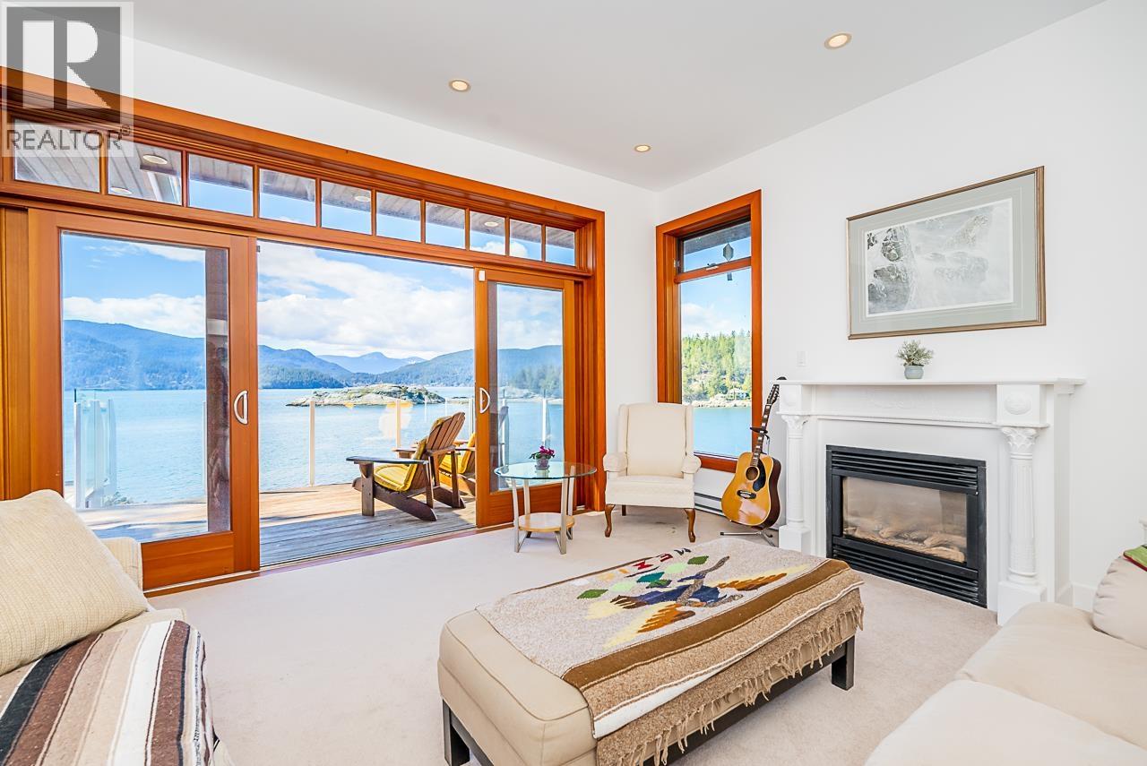 6275 TAYLOR DRIVE, West Vancouver