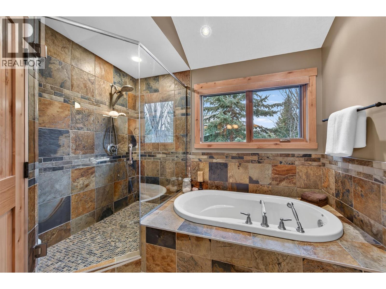 835 LAKEVIEW MEADOWS GREEN - 33