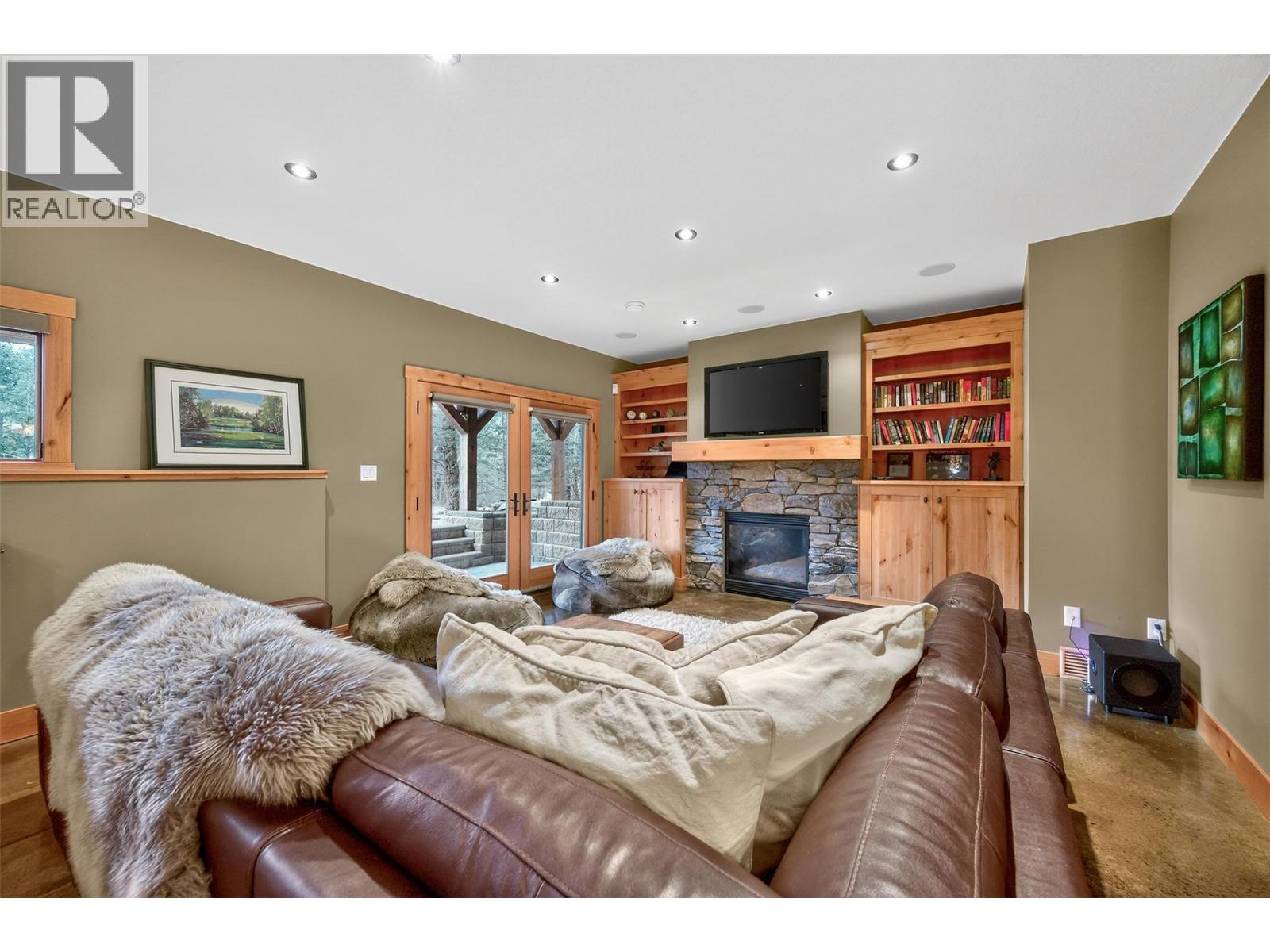 835 LAKEVIEW MEADOWS GREEN - 63