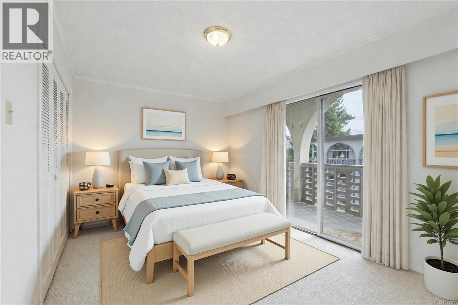 301 2050 White Birch Rd, Sidney