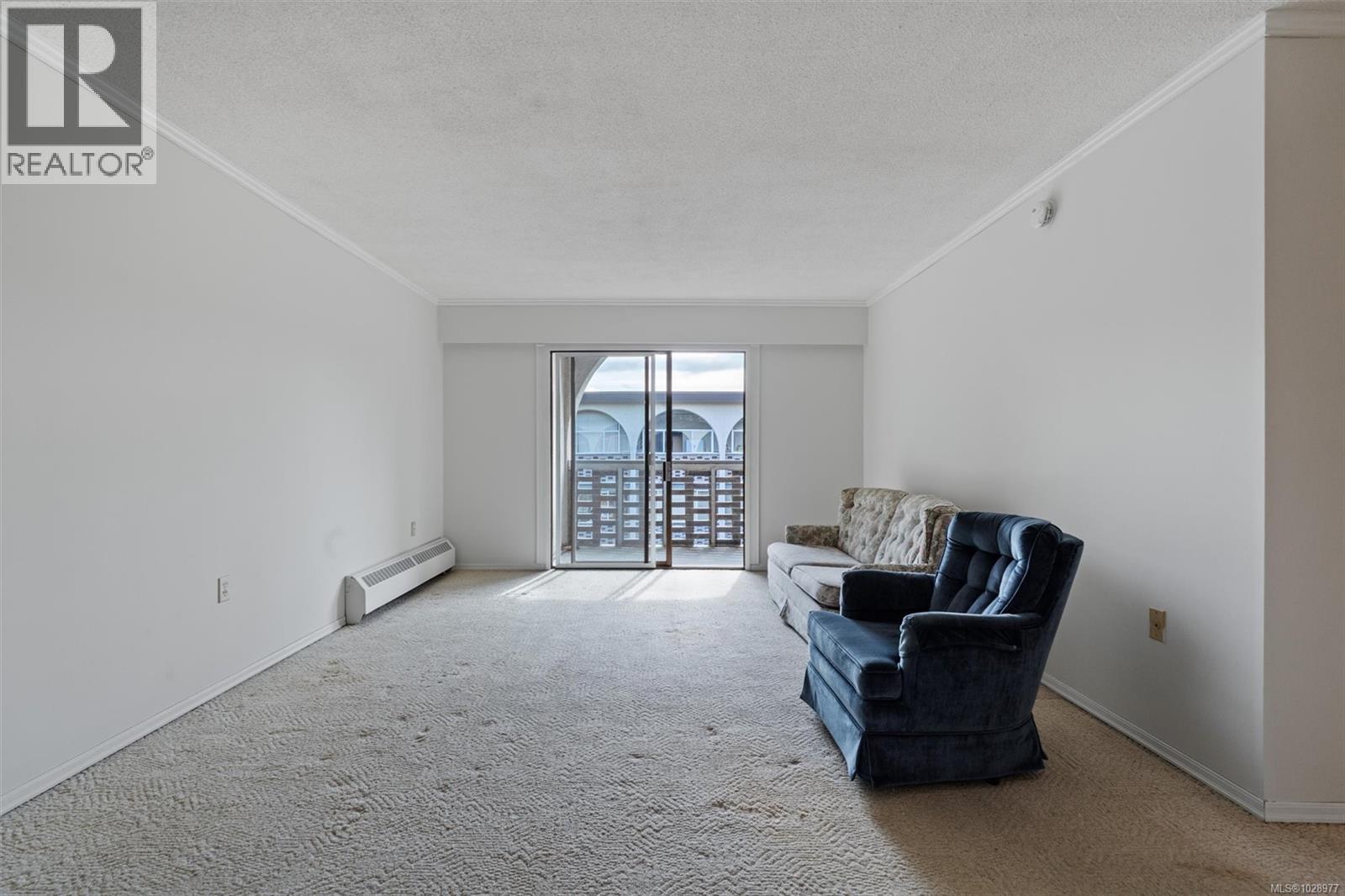 301 2050 White Birch Rd, Sidney