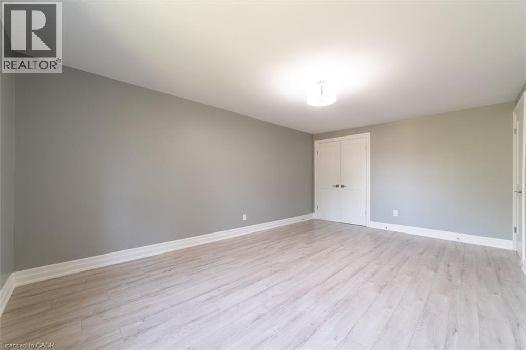1011 WHITE OAK Drive Unit# 2, Burlington, Ontario