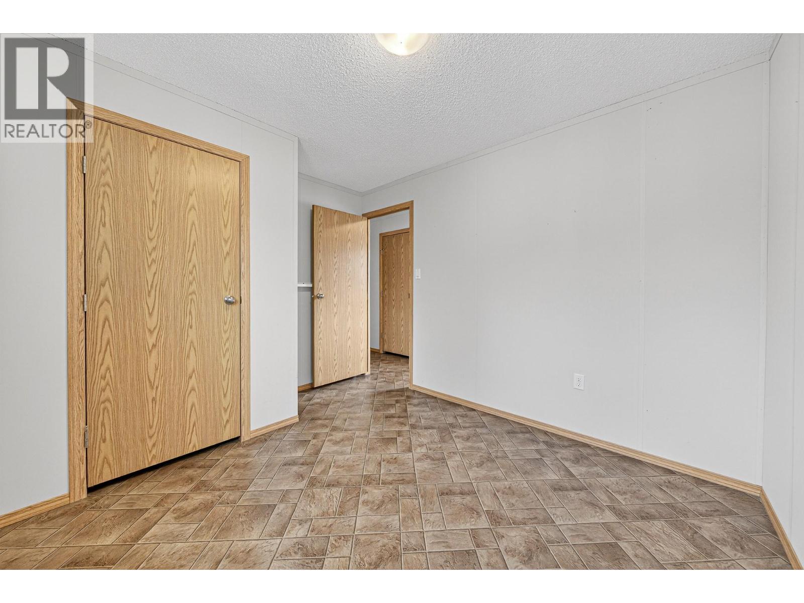 100 INDUSTRIAL ROAD 1 Road Unit# 108, Sparwood