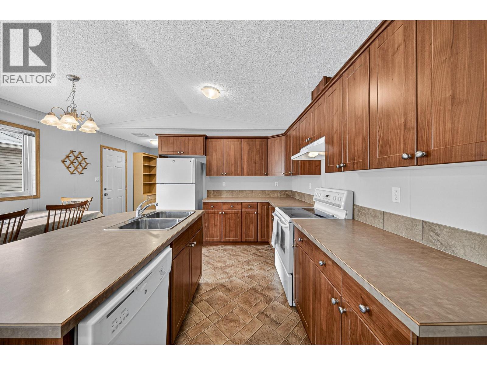 100 INDUSTRIAL ROAD 1 Road Unit# 108, Sparwood