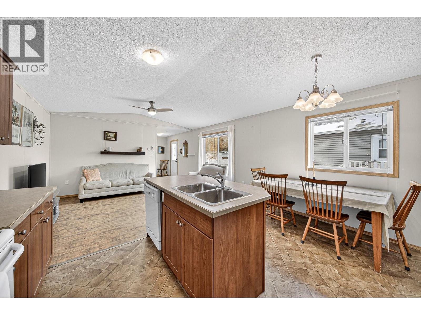 100 INDUSTRIAL ROAD 1 Road Unit# 108, Sparwood