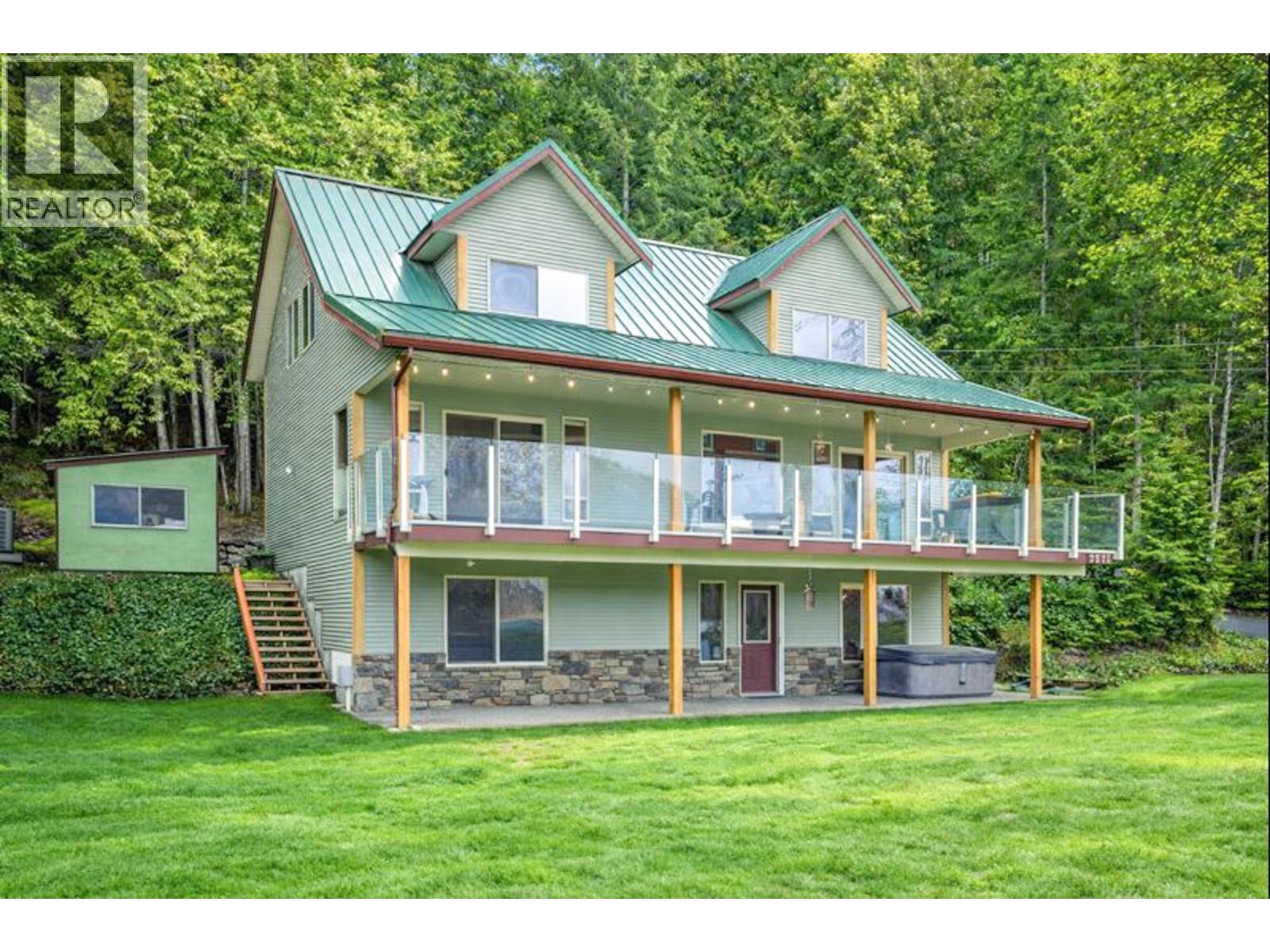 3572 Eagle Bay Road - 3